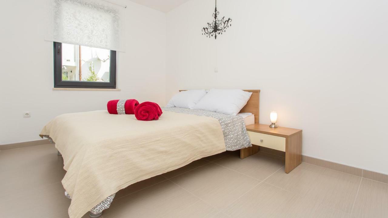 Apartmani Memories I Башка Экстерьер фото