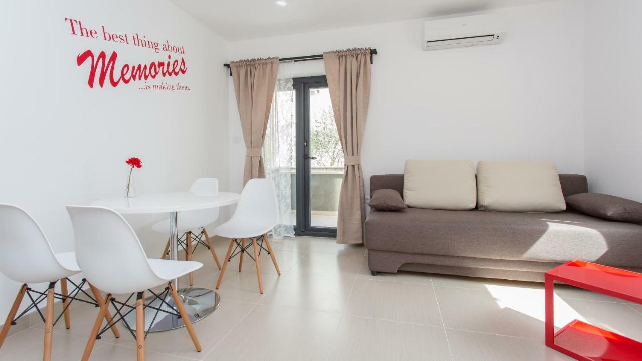 Apartmani Memories I Башка Экстерьер фото