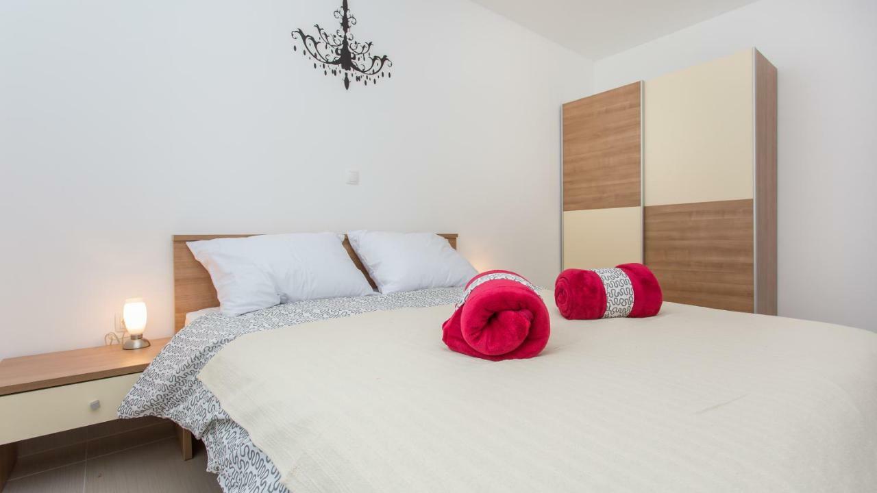 Apartmani Memories I Башка Экстерьер фото