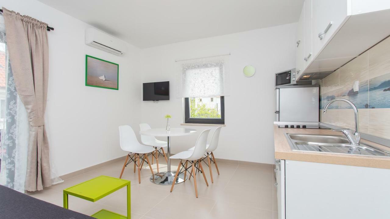 Apartmani Memories I Башка Экстерьер фото