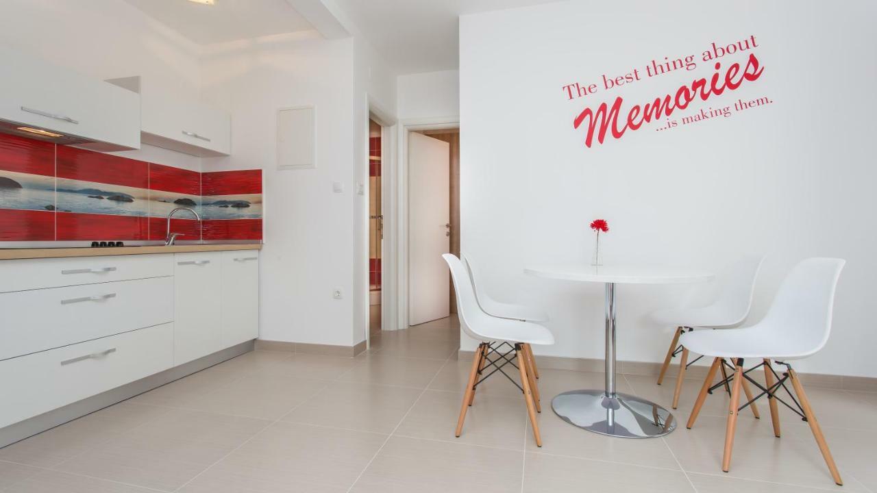 Apartmani Memories I Башка Экстерьер фото